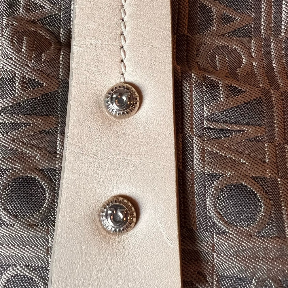 Salvatore Ferragamo Beige Monogram Tote - Picture 2 of 13